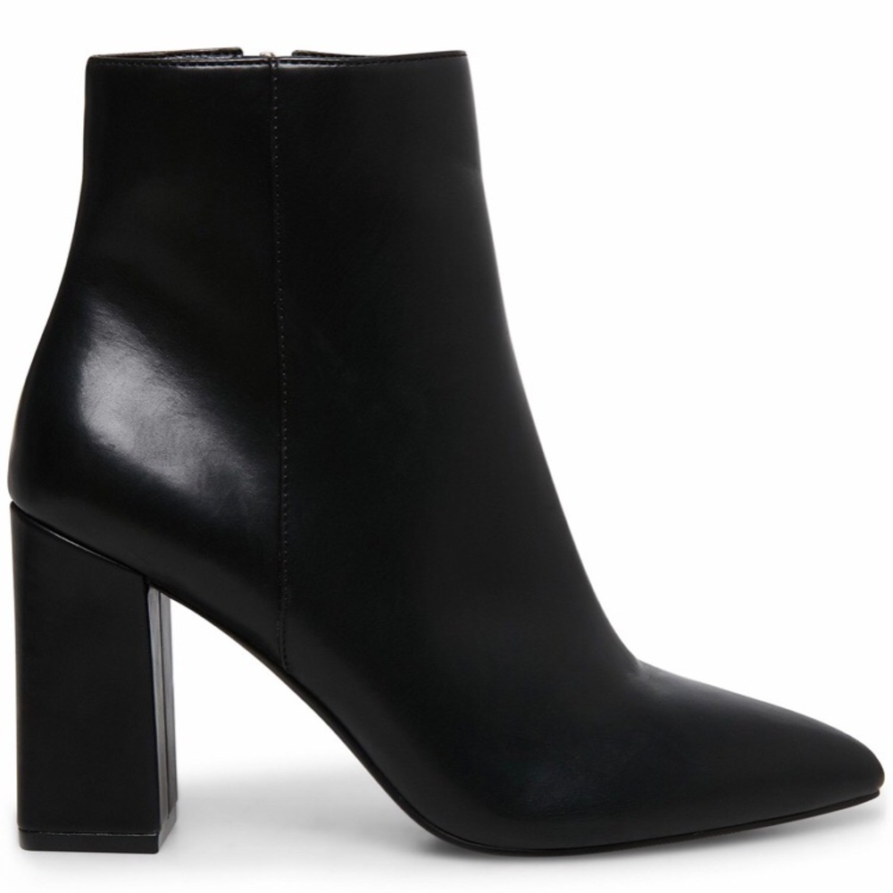 Steve Madden Dafni Boots (Black)